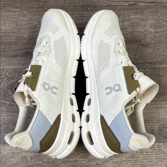 On Running Cloud Sneakers – Women’s 7 (White/Sand) - Picture 4 of 9